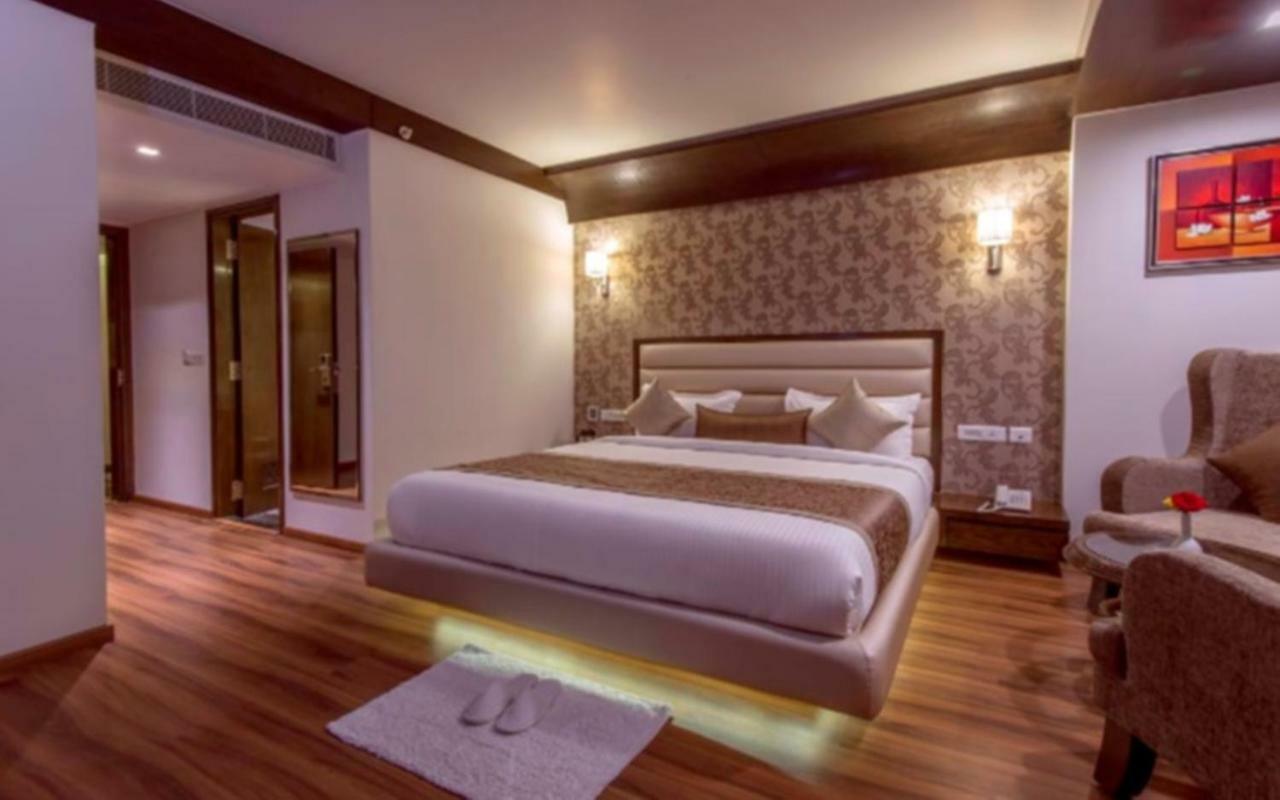 Hotel Radha Nikunj Residency Jaipur Bagian luar foto